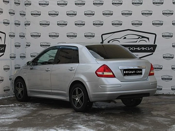 Nissan Tiida, 2010г, передний привод, автомат