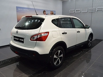 Nissan Qashqai, 2011г, передний привод, механика