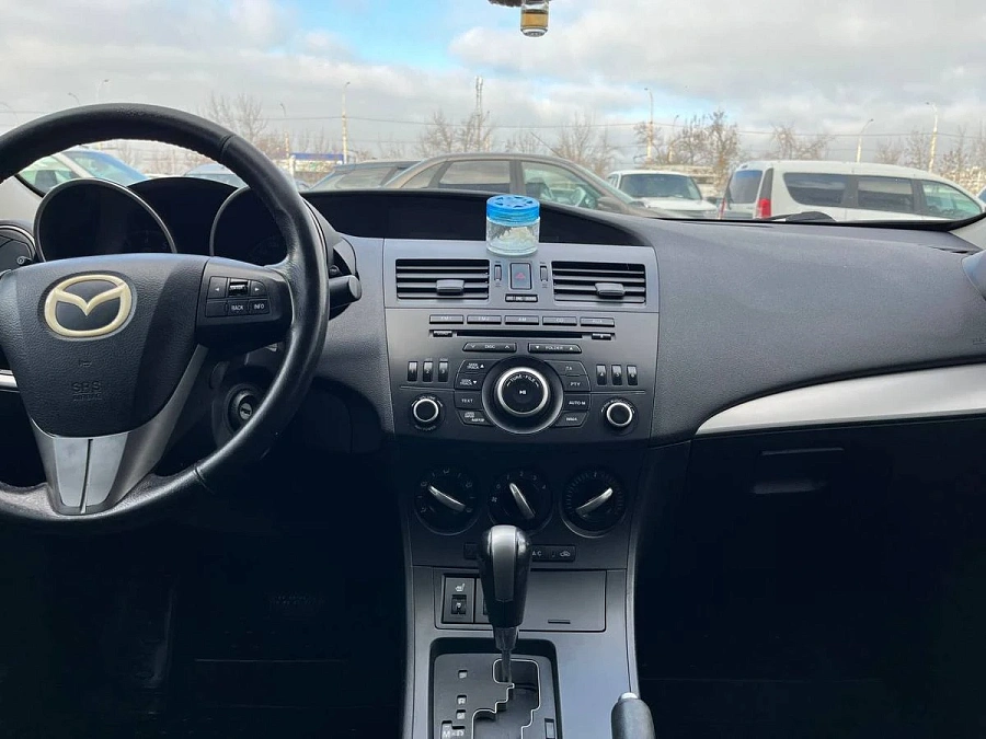 Mazda 3, 2012г., передний привод, автомат