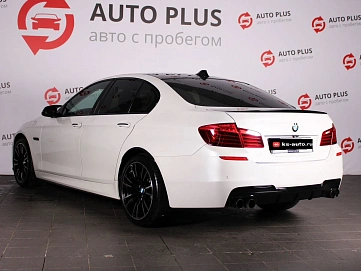 BMW 5 серии, 2015г., задний привод, автомат