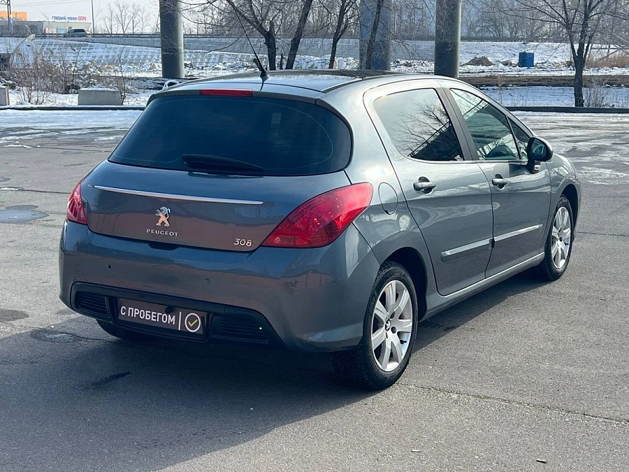 Peugeot 308, 2011г., передний привод, автомат