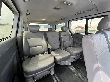 Hyundai Grand Starex, 2011г., задний привод, автомат