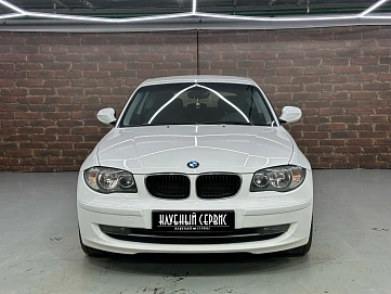 BMW 1 серии, 2011г, задний привод, автомат