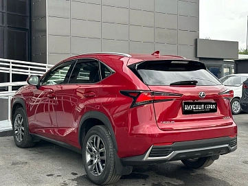 Lexus NX, 2017г, полный привод, вариатор