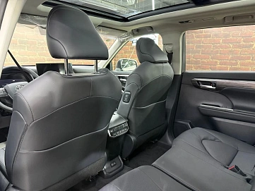 Toyota Highlander, 2025г, полный привод, автомат