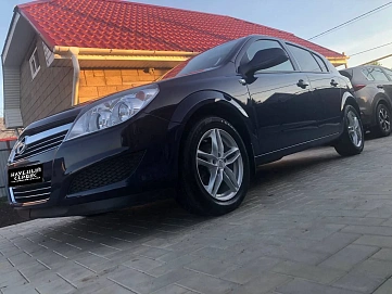 Opel Astra, 2011г, передний привод, механика