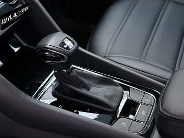 Skoda Karoq, 2021г, передний привод, автомат