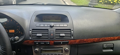 Toyota Avensis, 2004г, передний привод, автомат