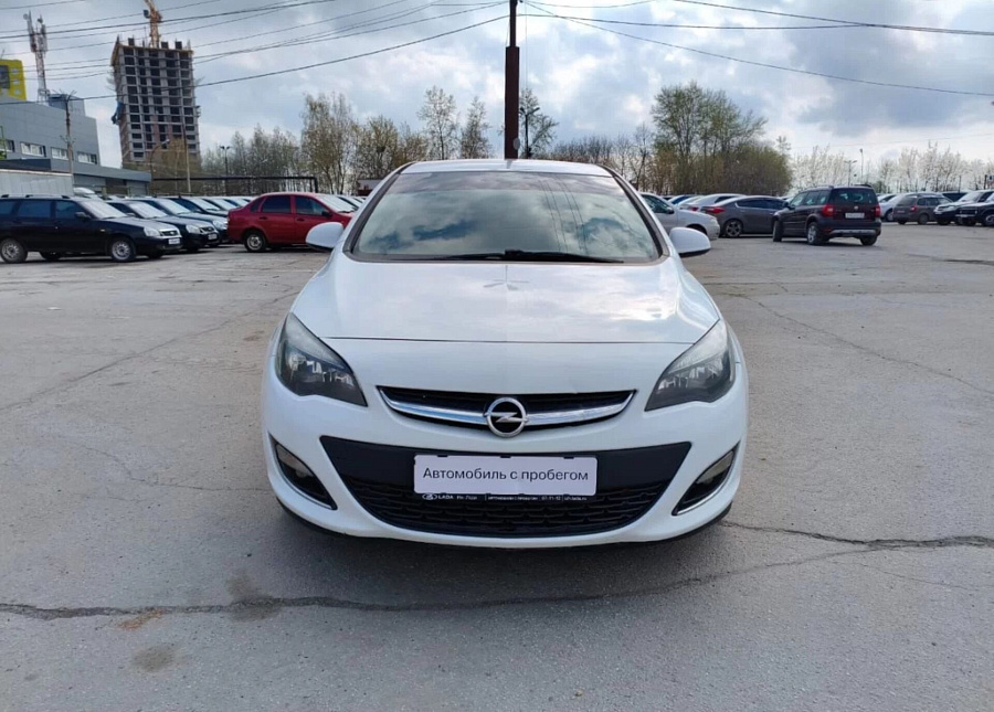 Opel Astra, 2013г., передний привод, механика