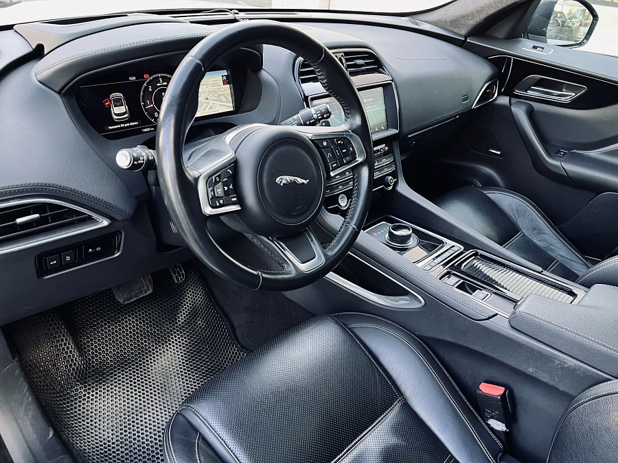 Jaguar F-Pace, 2020г., полный привод, автомат