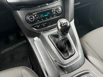 Ford Focus, 2014г, передний привод, механика