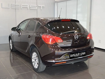 Opel Astra, 2013г, передний привод, механика