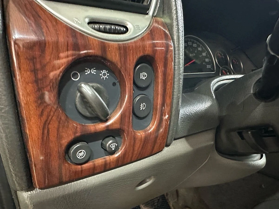 GMC Envoy, 2002г., полный привод, автомат