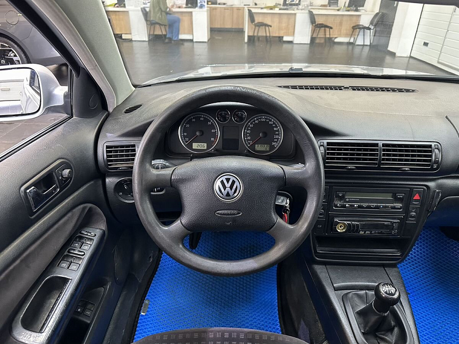 Volkswagen Passat, 2002г., передний привод, механика