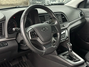 Hyundai Elantra, 2018г, передний привод, автомат