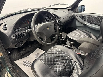 Chevrolet Niva, 2004г, полный привод, механика