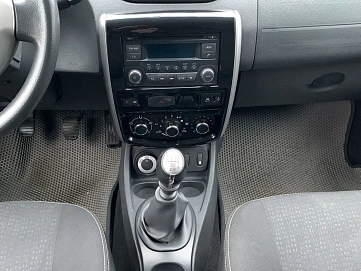 Nissan Terrano, 2015г, полный привод, механика