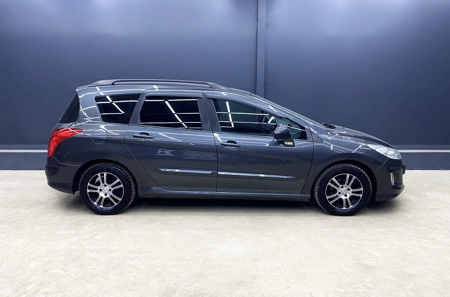 Peugeot 308, 2009г., передний привод, автомат