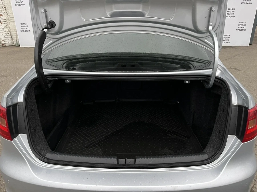 Volkswagen Jetta, 2012г., передний привод, автомат