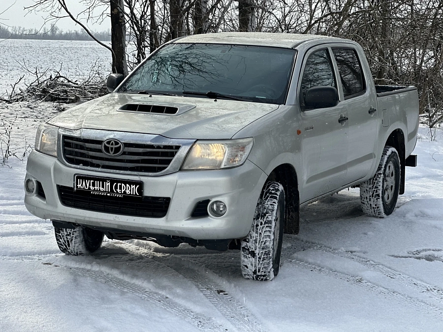 Toyota Hilux, 2013г., полный привод, механика