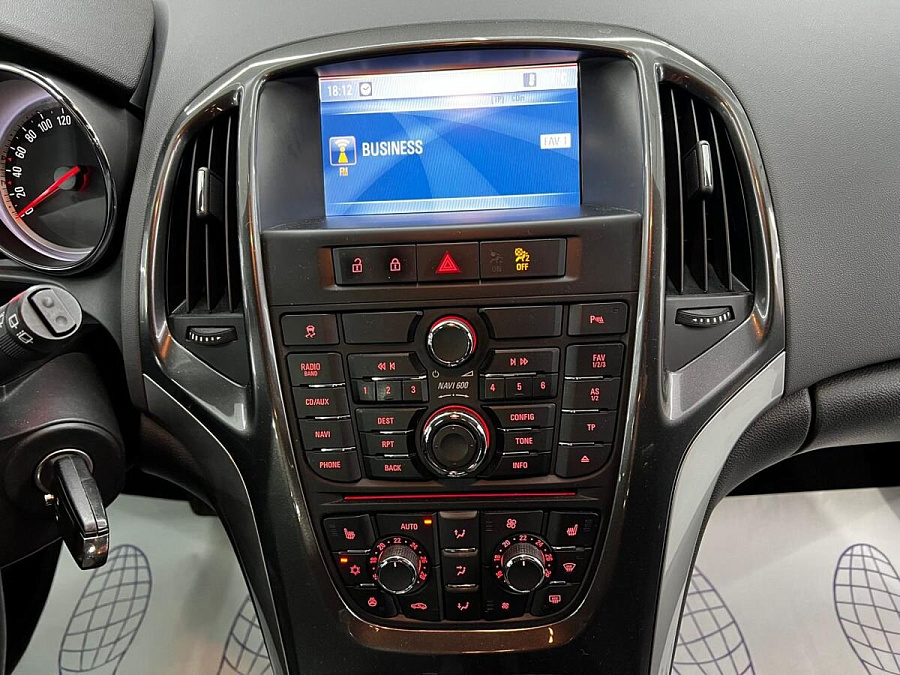 Opel Astra, 2013г., передний привод, автомат