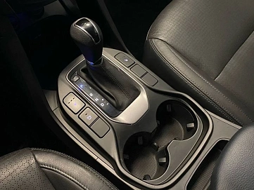 Hyundai Santa Fe, 2014г, передний привод, автомат