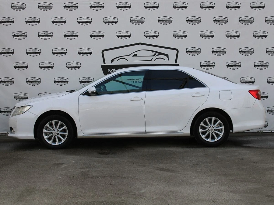 Toyota Camry, 2013г., передний привод, автомат