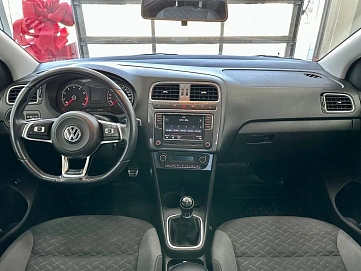 Volkswagen Polo, 2018г, передний привод, механика