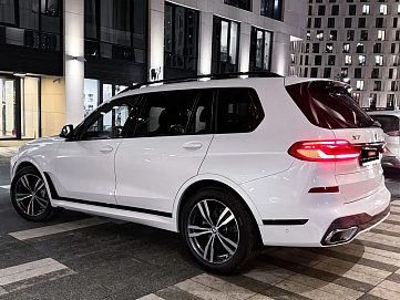 BMW X7, 2022г, полный привод, автомат
