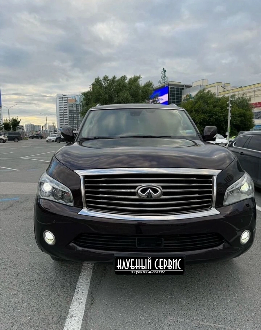 Infiniti QX56, 2010г., полный привод, автомат