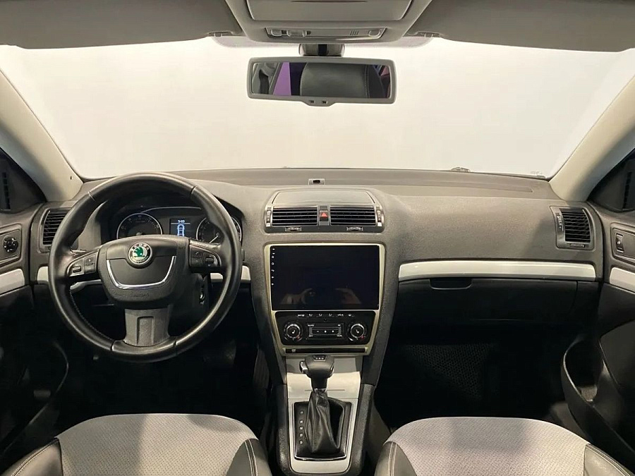 Skoda Octavia, 2009г., передний привод, автомат