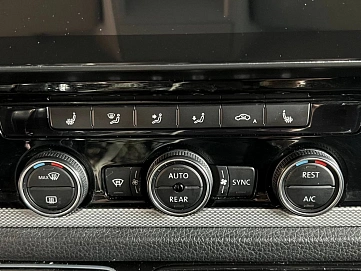 Volkswagen Multivan, 2017г, передний привод, робот