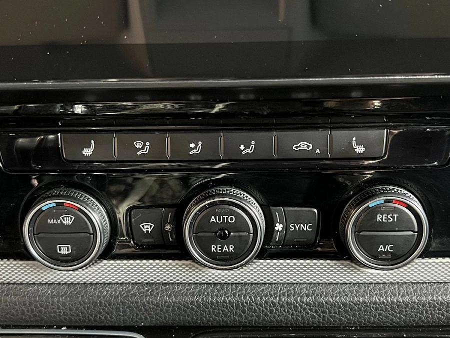 Volkswagen Multivan, 2017г., передний привод, робот