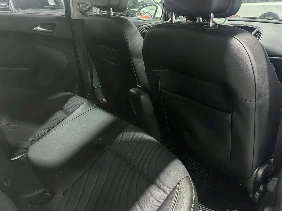 Opel Astra, 2014г., передний привод, автомат