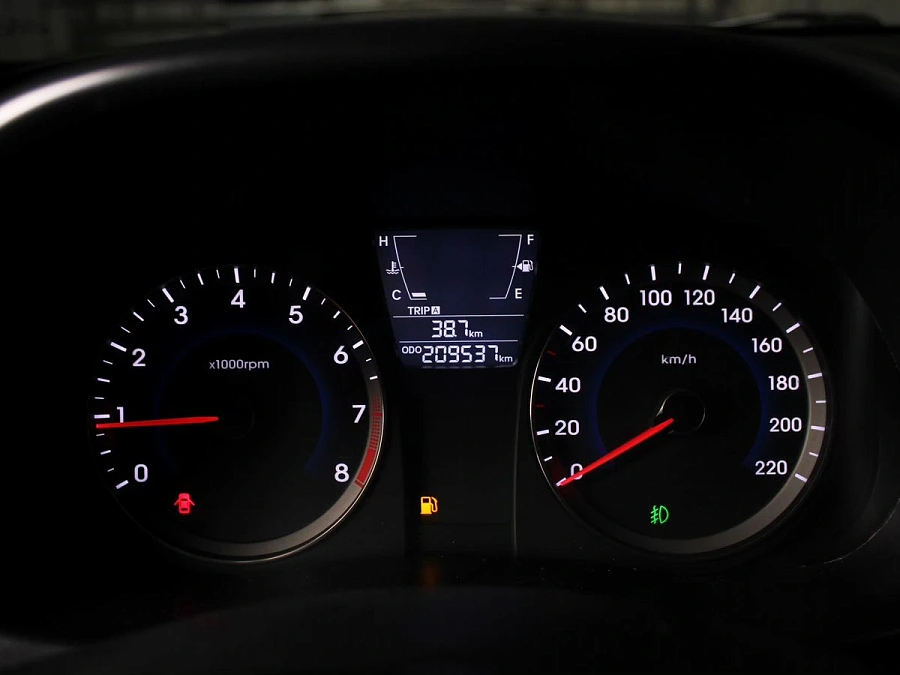 Hyundai Solaris, 2013г., передний привод, механика