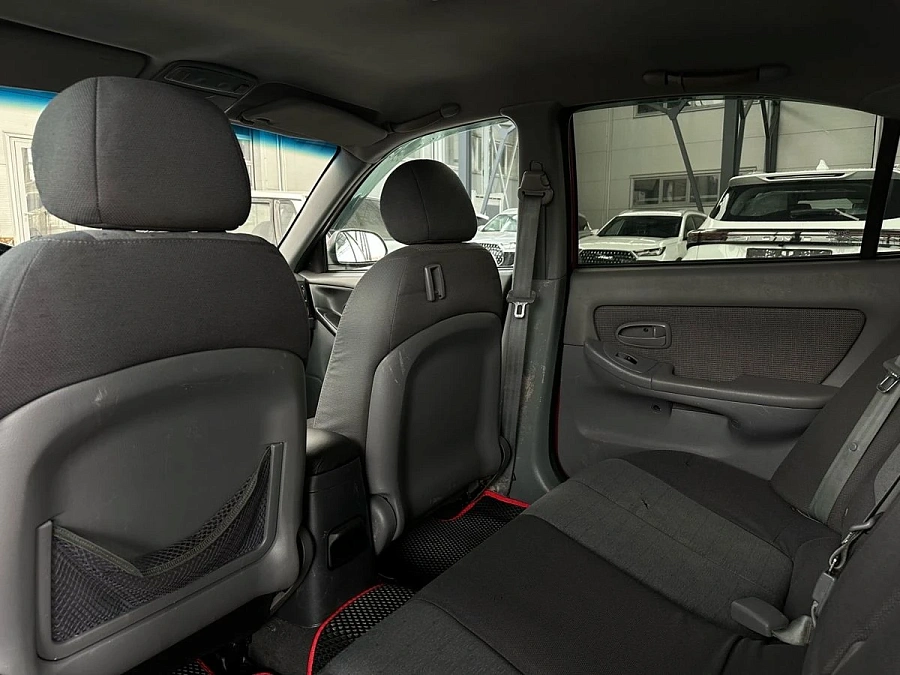 Hyundai Elantra, 2004г., передний привод, механика