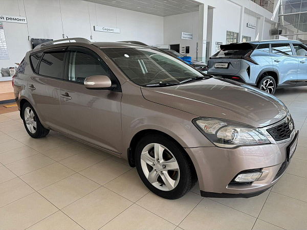Kia Ceed, 2012г., передний привод, автомат