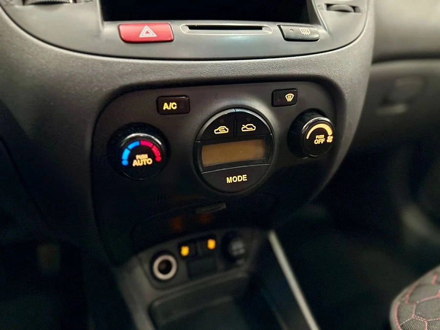 Kia Rio, 2006г., передний привод, механика