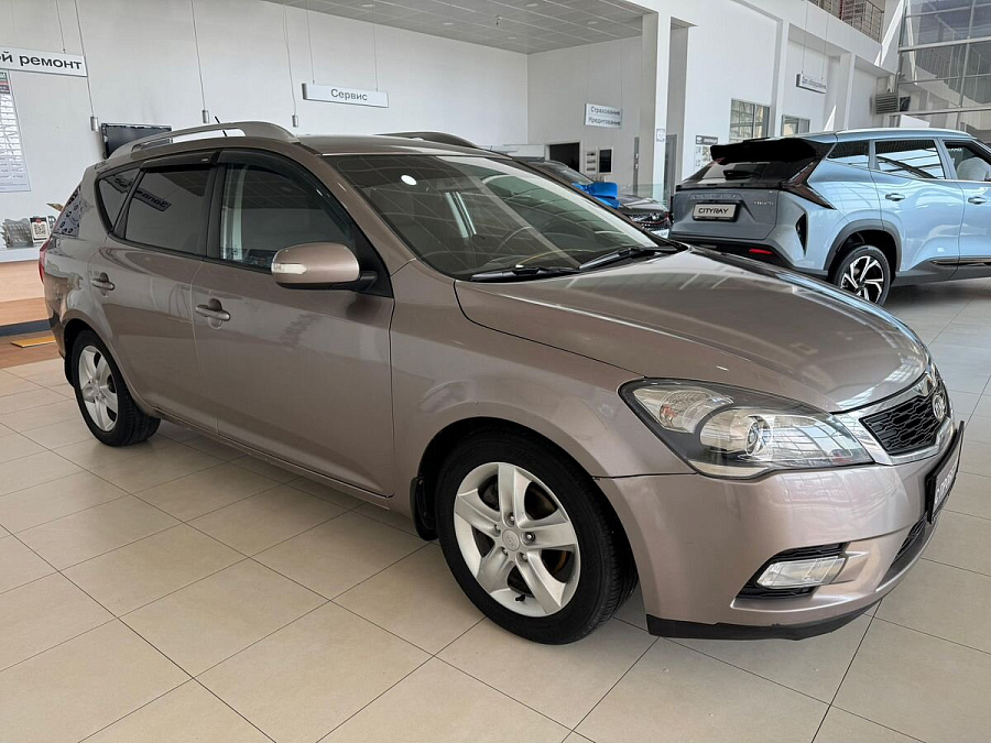Kia Ceed, 2012г., передний привод, автомат