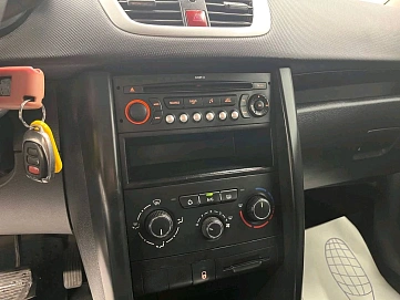 Peugeot 207, 2009г, передний привод, робот