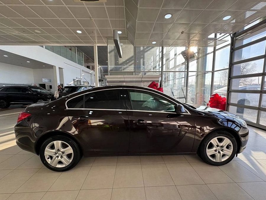 Opel Insignia, 2012г., передний привод, механика