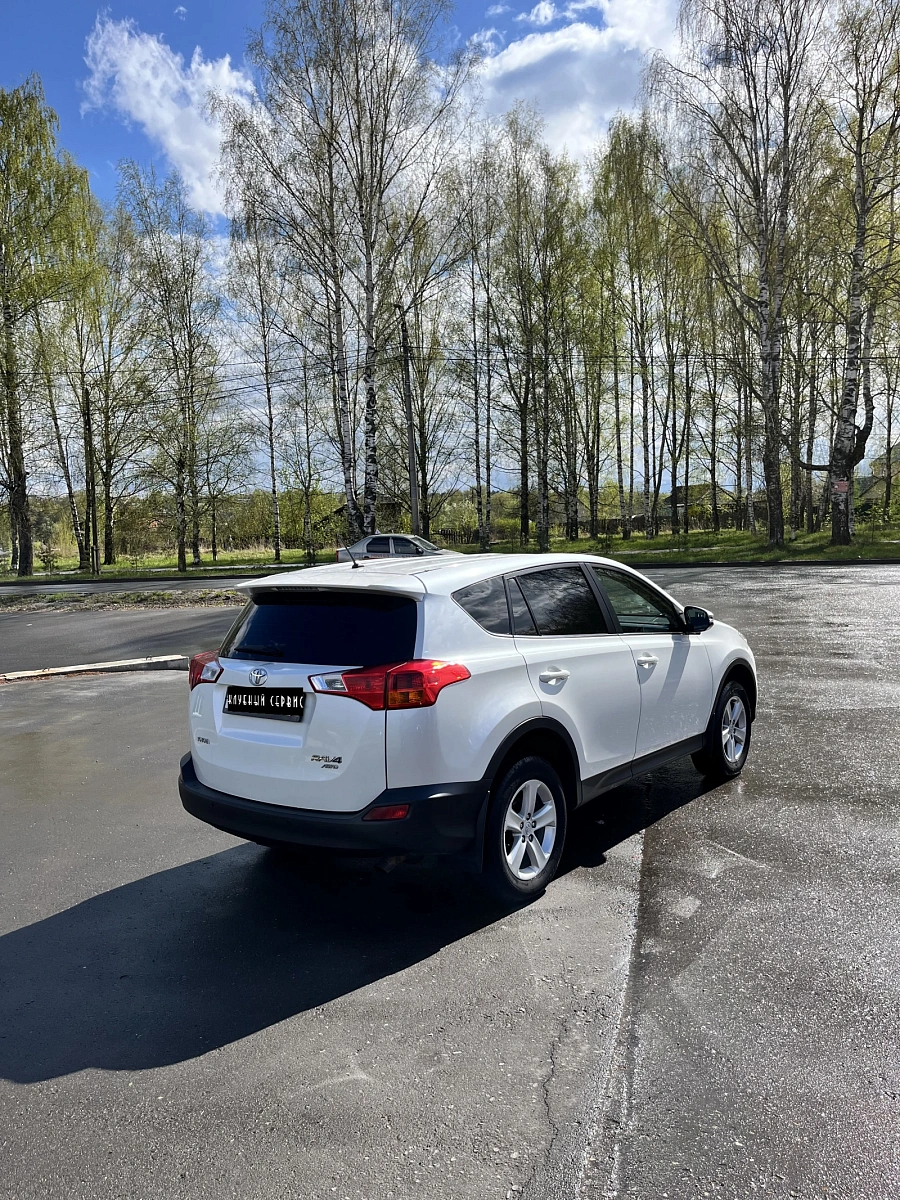 Toyota RAV4, 2013г., полный привод, вариатор
