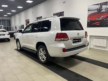 Toyota Land Cruiser, 2011г, полный привод, автомат
