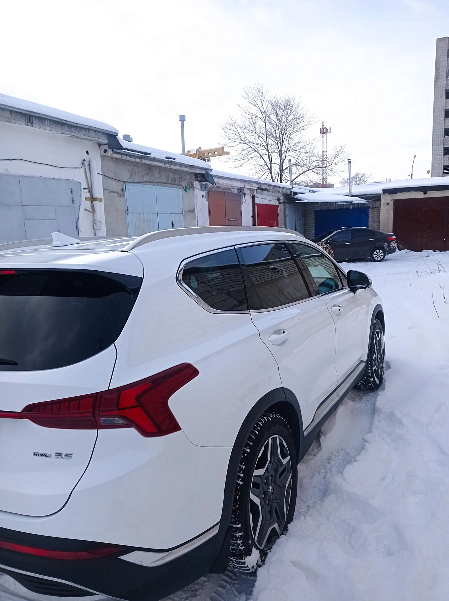 Hyundai Santa Fe, 2021г., полный привод, автомат