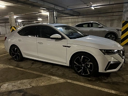 Skoda Octavia, 2023г, передний привод, робот