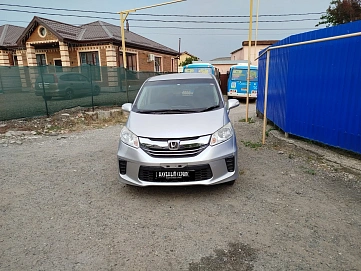 Honda Freed, 2015г, передний привод, вариатор