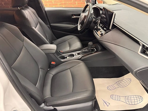 Toyota Corolla, 2022г, передний привод, вариатор