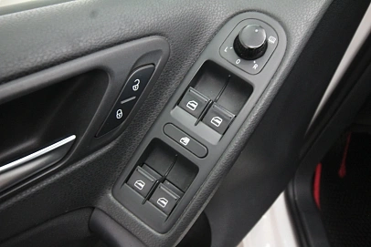 Volkswagen Golf, 2010г., передний привод, механика