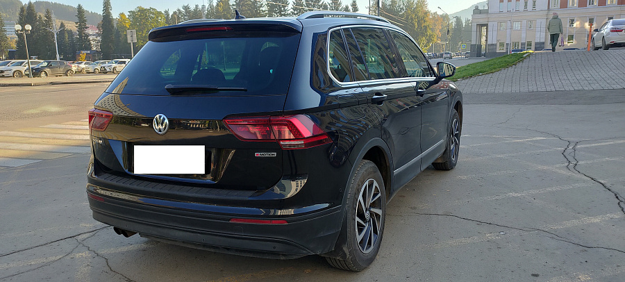 Volkswagen Tiguan, 2018г., полный привод, робот