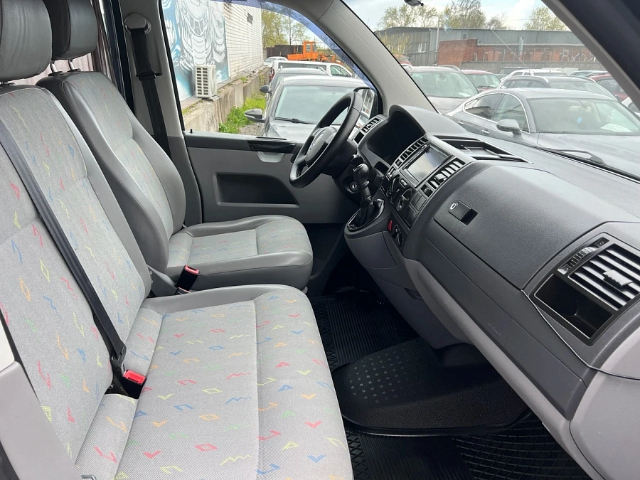 Volkswagen Caravelle, 2009г., передний привод, механика